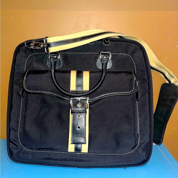 Targus Getta Ladies Notebook Slipcase - Laptop Carrying case - Black, tan - Picture 1 of 6